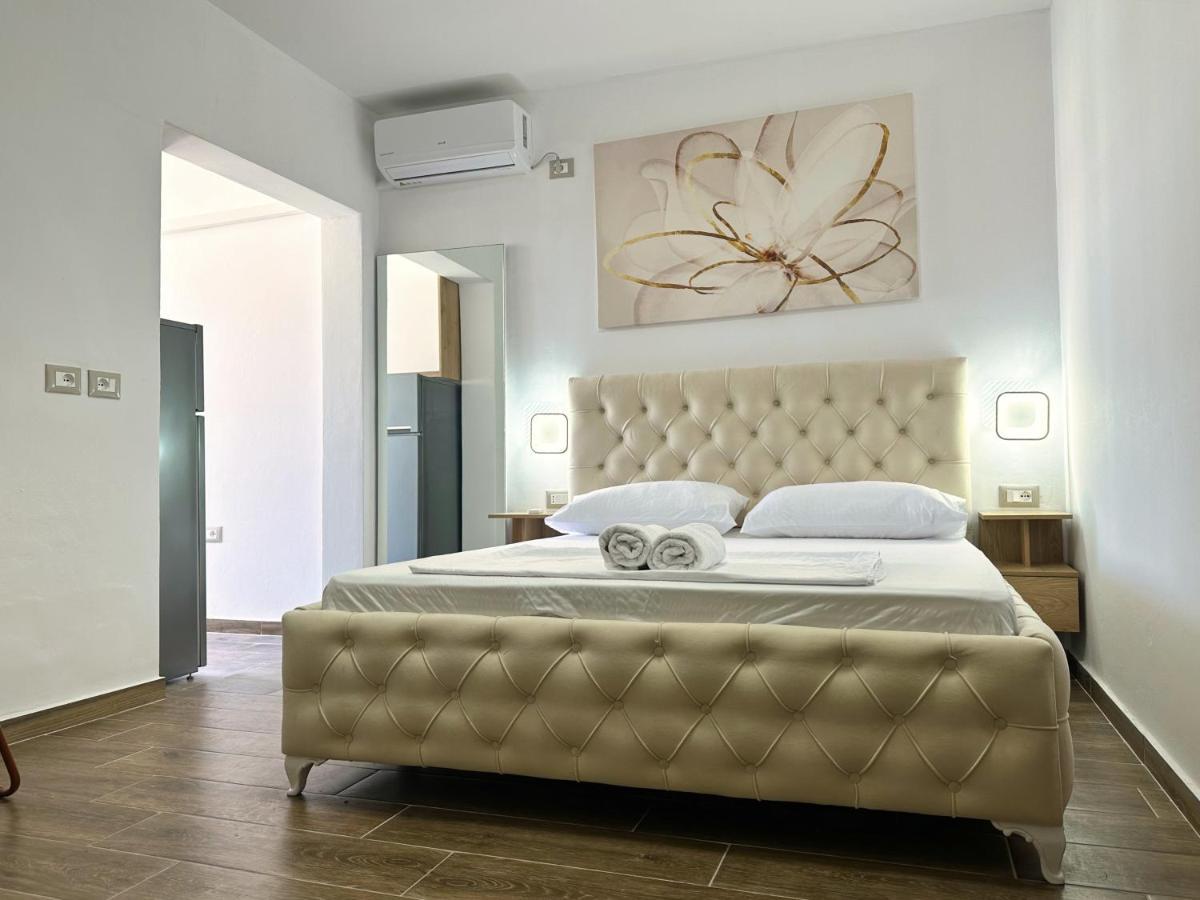 K&T Boulevard Studio Saranda Екстер'єр фото